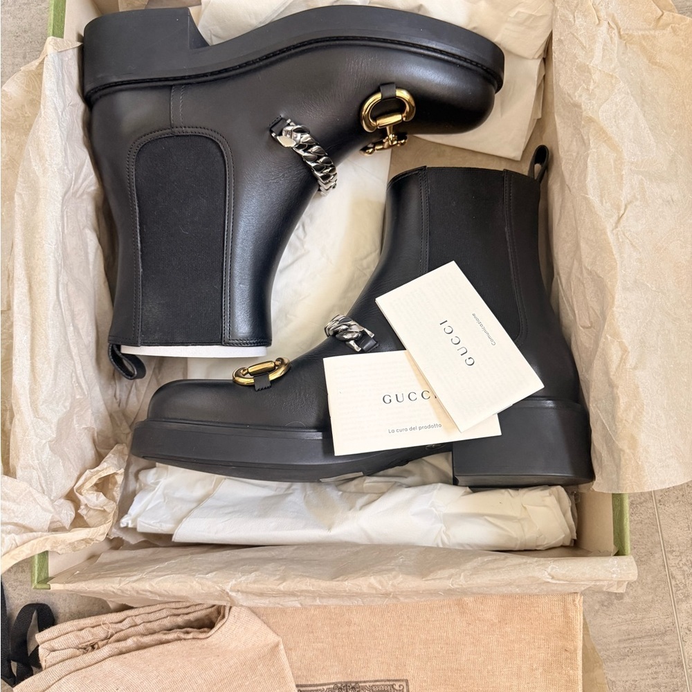 Gucci Black Leather Horsebit Chain Chelsea Boots Women's Size 7 - Picture 2 of 12